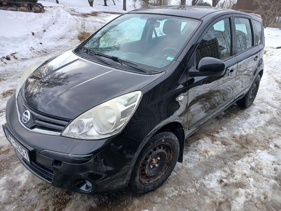 Nissan note, ekonomisks, nenobraukts, līdzi dodu lietos alumīnija diskus. E-