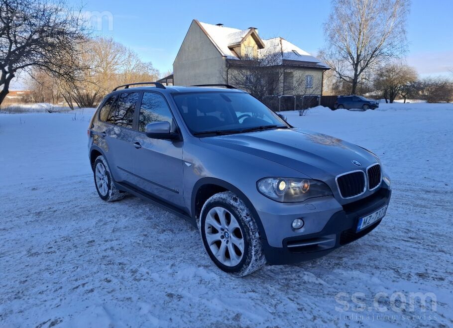 BMW Tiek pārdots drošs un uzticams BMW X5 (E70) ar leģ