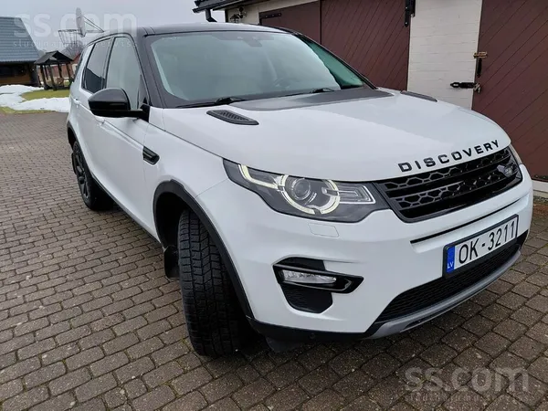 Divas atslēgas, ar imobilaizeriem. 
Komplektā orginālie r18 diski ar ziemas