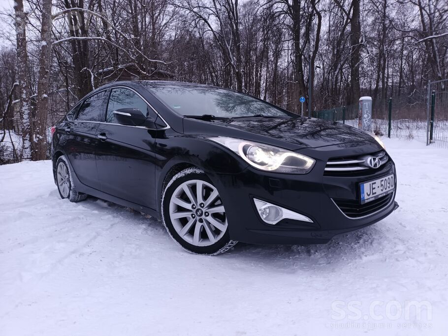 Hyundai I40
1.7d Labs dzinejs(ķede).
Start-Stop.
5-7l/100km.
T. A. Rū