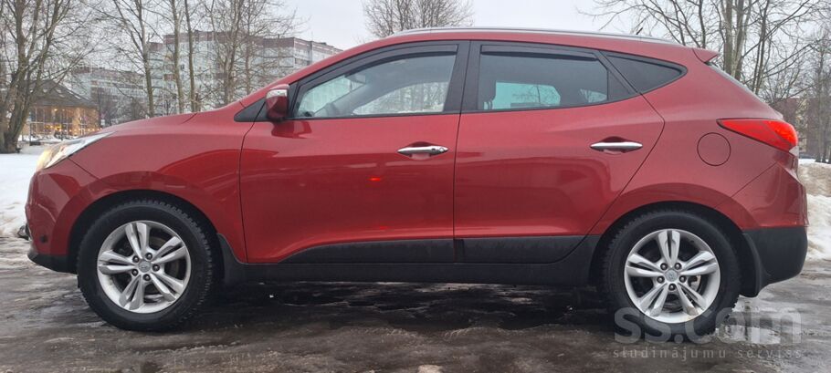 Pārdodu Hyundai IX 35, 2010.gada ar automātisko kārbu. Mašīna labā tehniskā
