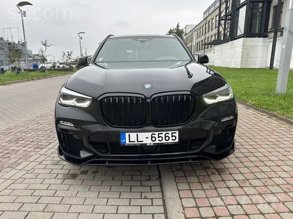 BMW Pārdodu BMW X5 G05 2021 gada izlaiduma. Automobili