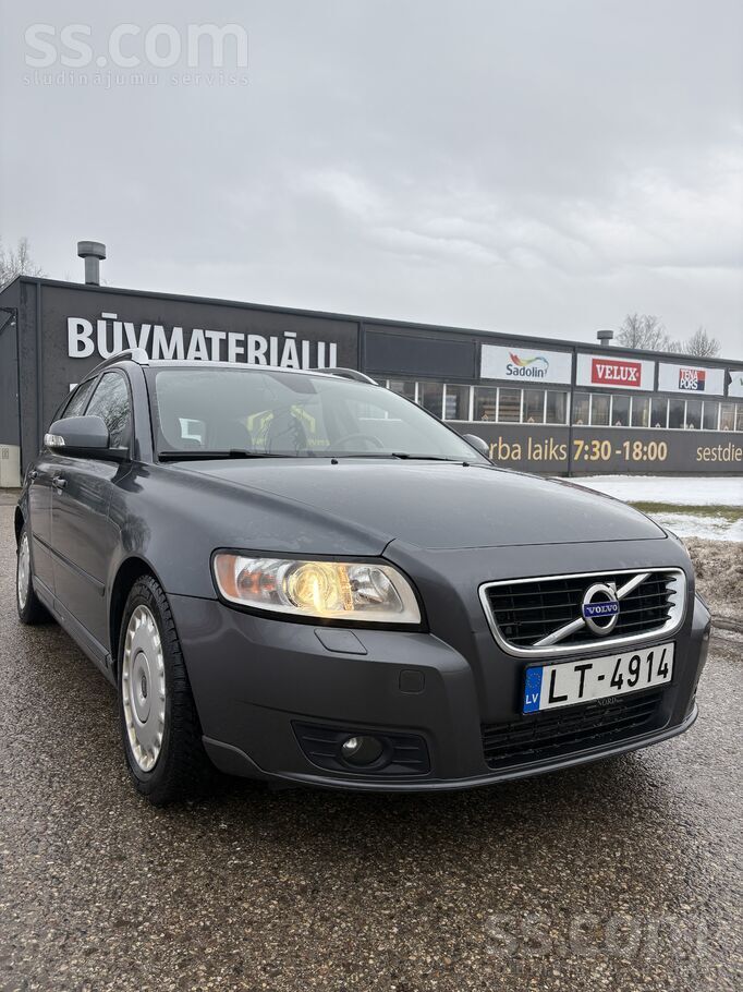 Volvo Pārdodu uzticamu un ekonomisku Volvo V50, 2010. ga