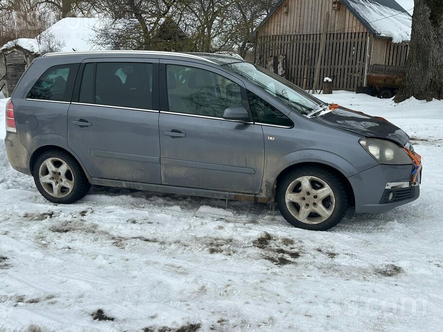 Opel Uz tirgošanu rezerves daļām, vai kādam kā donors. 