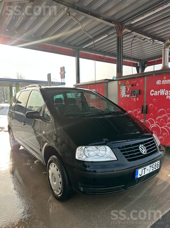 Volkswagen Pārdodu vw sharan 1.9tdi 85kw 7 sēdvietas Family