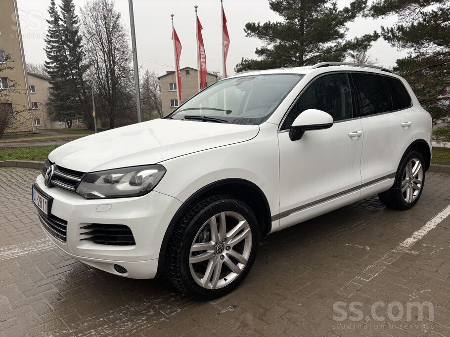 Volkswagen Touareg 3.0 Tdi, 180 kW (245 Zs), bez pneimatiskās piekares.