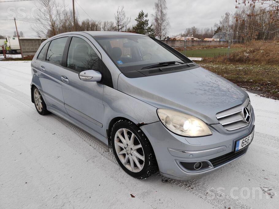 Mercedes Nav skaists, bet Uzticams. Mercedes B200, Automats