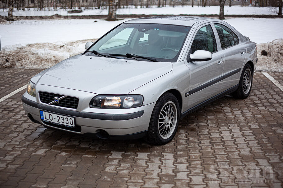 Volvo Sakarā ar to, ka divi auto vairs nav vajadzīgi, pā