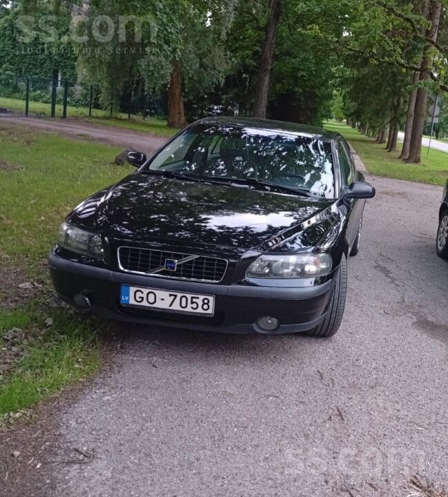Pārdodu volvo s60 2.3turbo benzīns 184kw/250zs sedans, gāja kā monstrs, tad