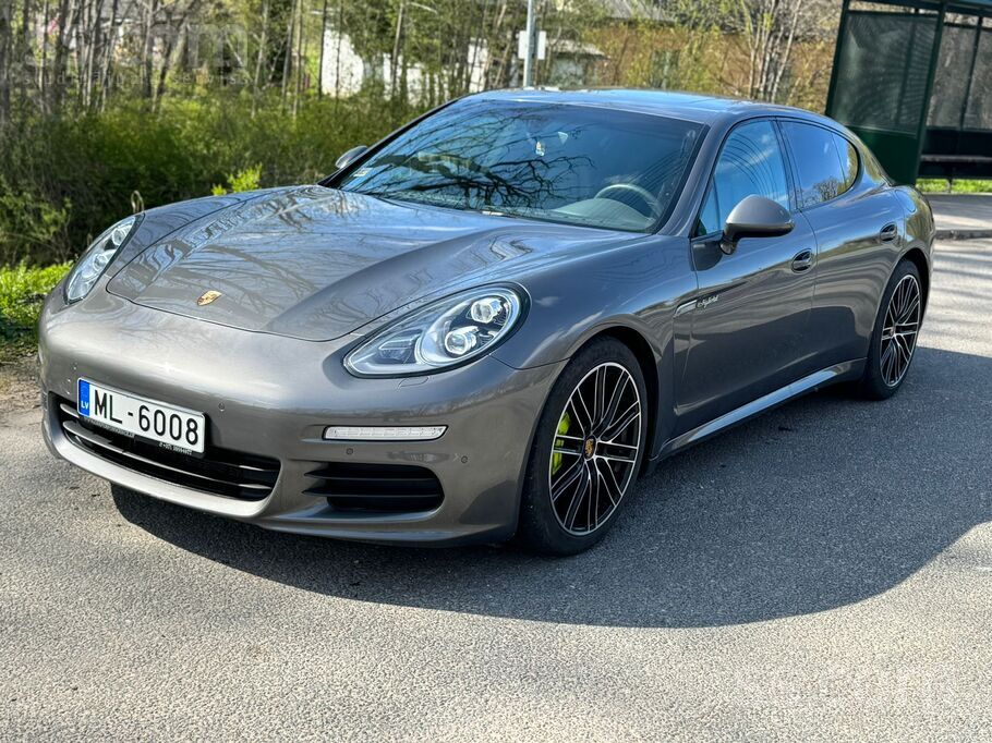 Ideālā stāvoklī, apkalpošana tikai Porsche centrā, pilna servisa vēsture.