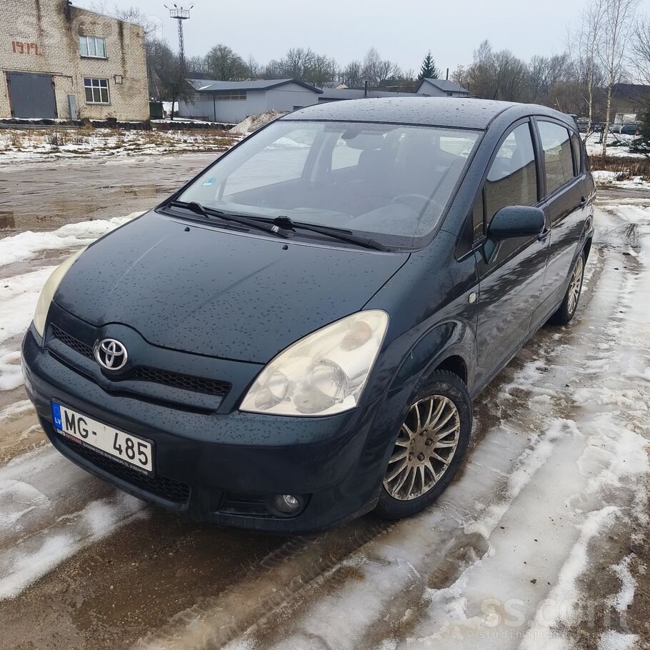 Pārdod Toyota Verso 2.2D sarūsējis aprūsējis nav automašīna noņemta no uzska