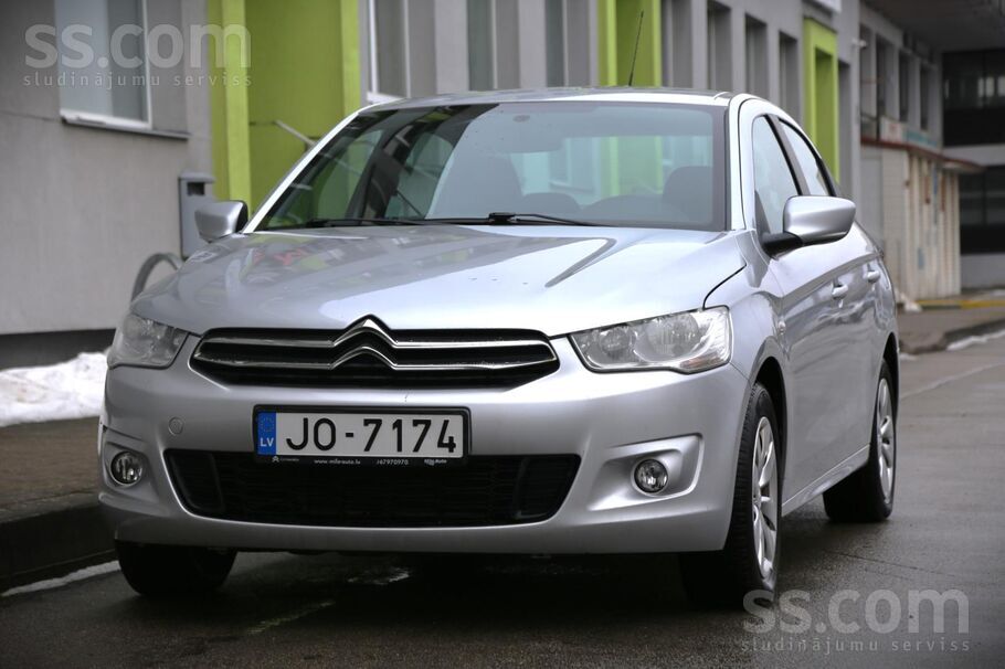 1.6benz/gāze/85kw, manuāls, sedans, miglas lukturi, auduma sēdekļi. 

Jūsu