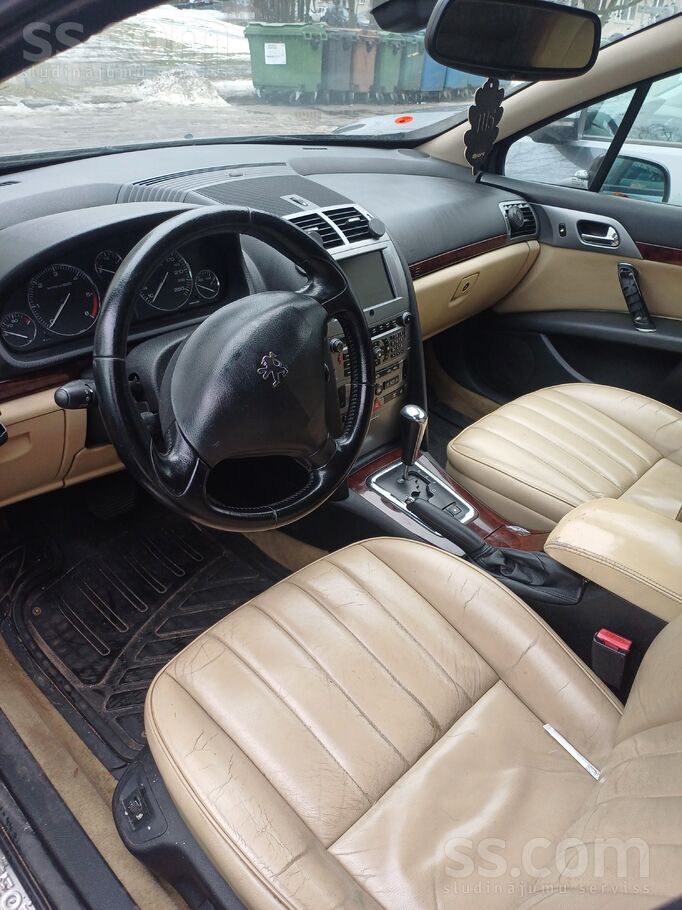 Продаю машину без техосмотра.
Утерян чип в ключах, поэтому не заводится. Д