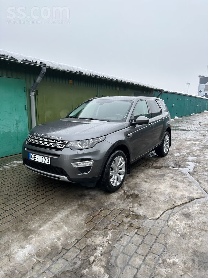Land-rover Auto ir laba tehniska un vizuāla stāvokli , nav rū