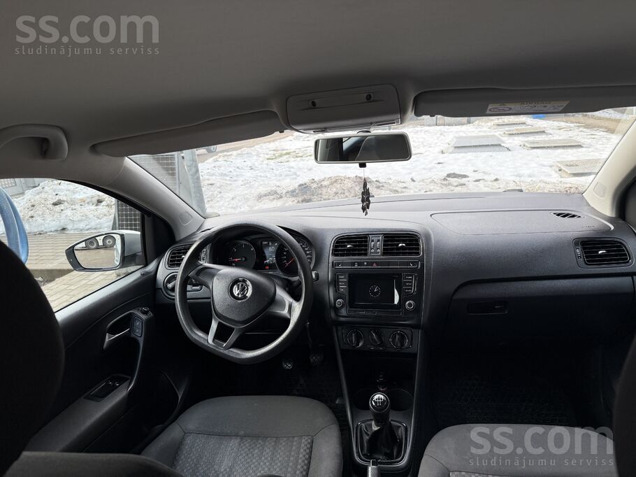 Pārdodu Volkswagen Polo 2016. gada, dīzelis, manuālā ātrumkārba. Auto bez je