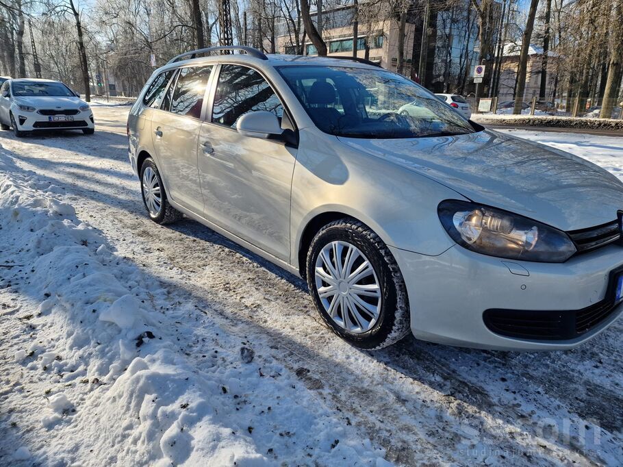 Очен хорошая машина, економни, двигател каробка работает хорошо, годовой нол