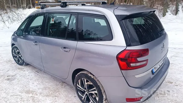 Citroen Gimenes auto ar jaudīgu un ekonomisku 2, 0l dīzeļd