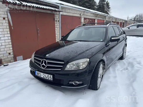 Mercedes Pārdodu Mercedes C320.