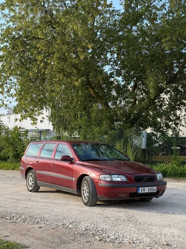 Volvo Pārdodu V70 Bez rūsas, jo nācis no itālijas, kondi
