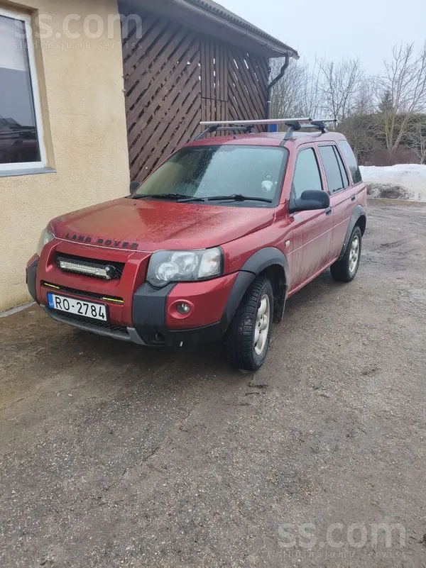 Labs auto , 4x4 darbojās, aprīkots ar kameru un papildus spoguļiem tehniskaj