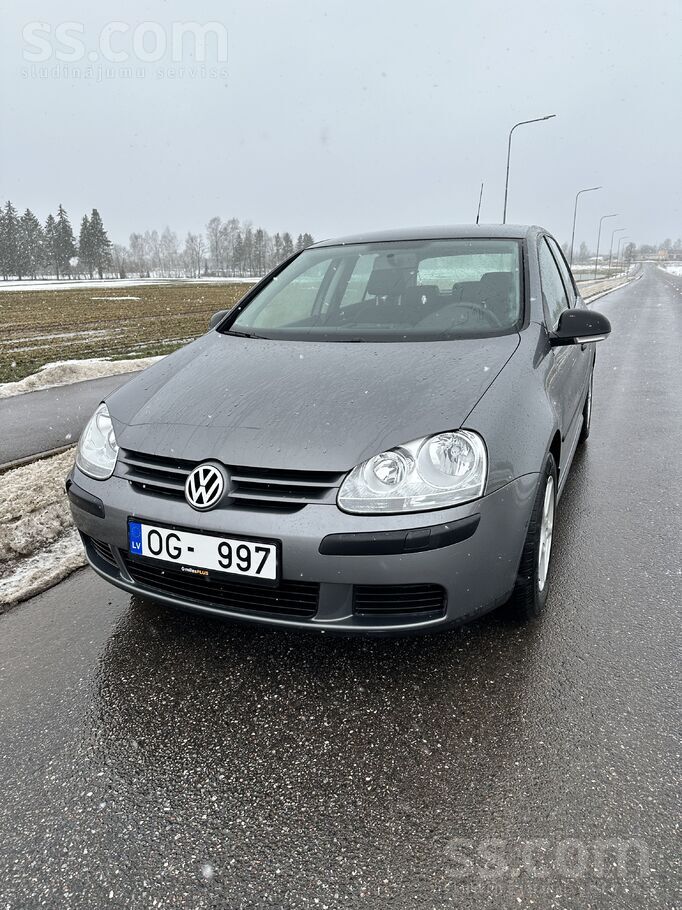 Volkswagen Pārdodu Golf 5 labā tehniskā stāvoklī.