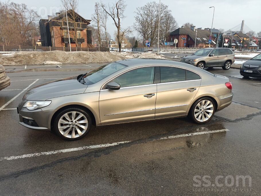 Volkswagen Tiek pārdots kopts auto ar mazu nobraukumu - brauk