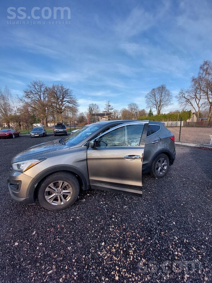 Pārdodu Hundai Santa Fe.
Labā tehniskā stāvoklī.
To-Mainīti visi eļļas f