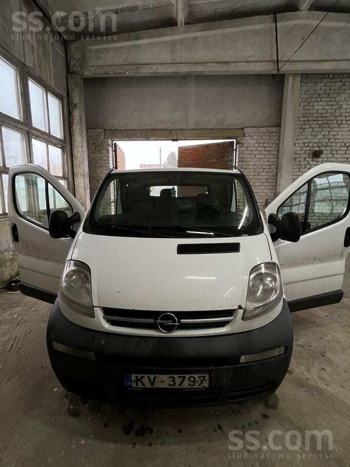 Opel Pārdodu Opel Vivaro kravas busiņu ar 3 sēdvietām.
