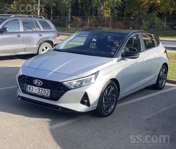 Hyundai Gandrīz jauna automašīna par pusi cenas no jaunas 