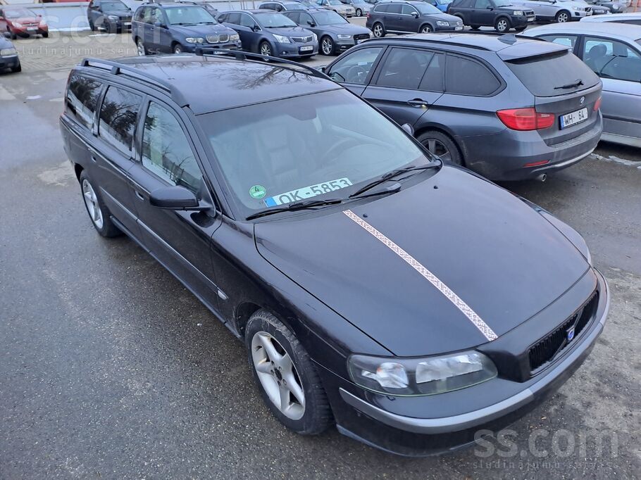 Volvo Pārdod Volvo V70, 2004.gada janvāris. Latvijā no 2