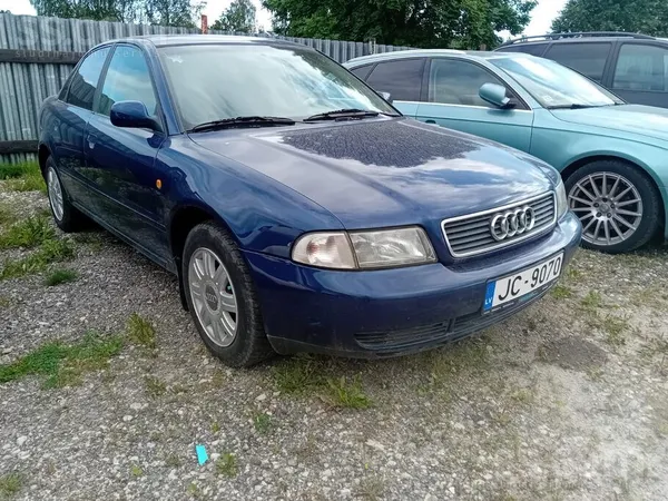Audi Pārdodu Audi A4 B6 2.4 V6 (Bdv) 2001.gads. 