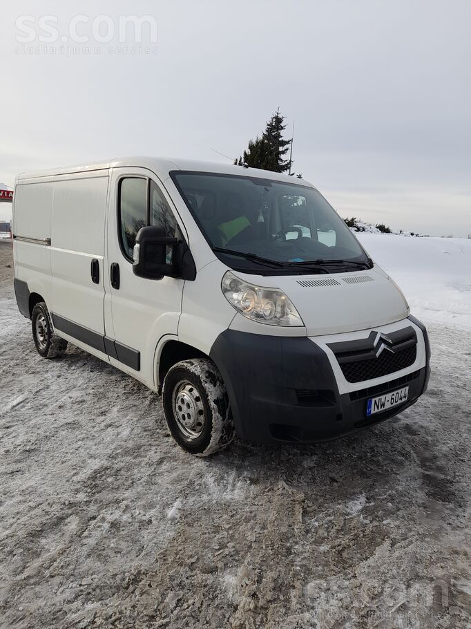 Pārdodu labu darba busiņu 2.2 kw dīzelis, 6 ātrumu mehānika ar 226000 nobrau