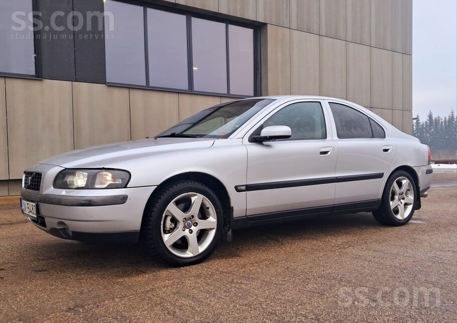 Volvo Pārdod, auto ir labā tehniskā un vizualā stavoklī.