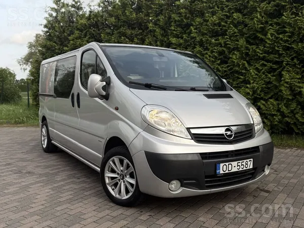 Renault Pārdodu Vivaro ar 2.0l dīzeļdzinēju ar ķēdes piedz