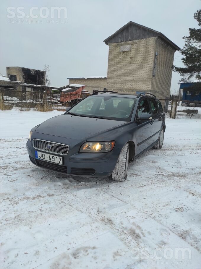 Volvo Ekonomisks un praktisks auto. 