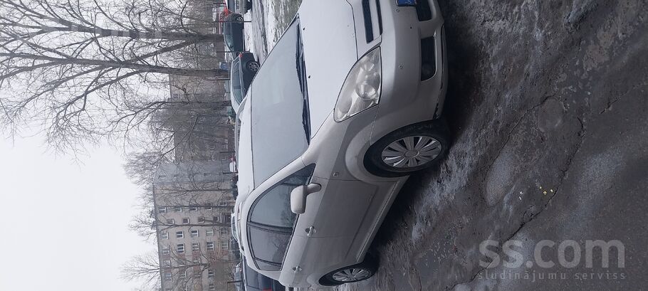 Toyota Продаю машину в нормальном тех. состоянии. имеются
