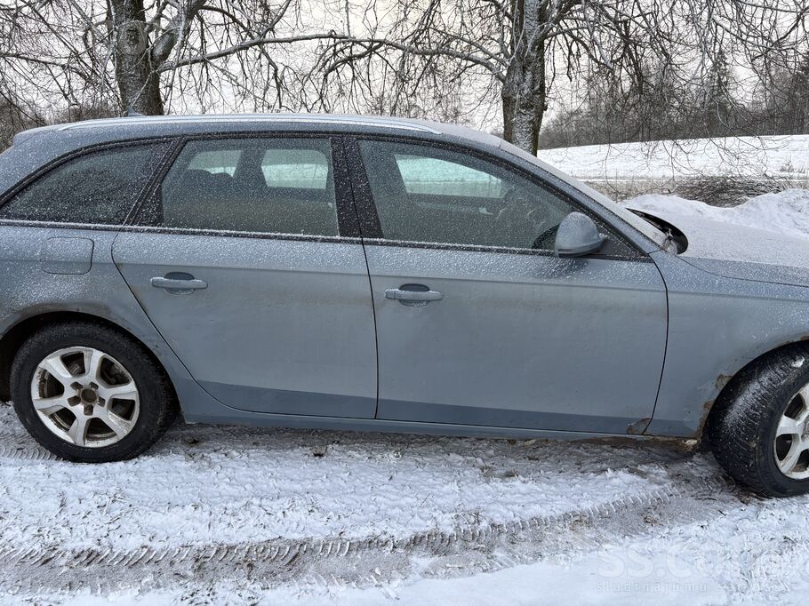 Audi Pārdod audi a4 ar vizuāliem defektiem un melno ska