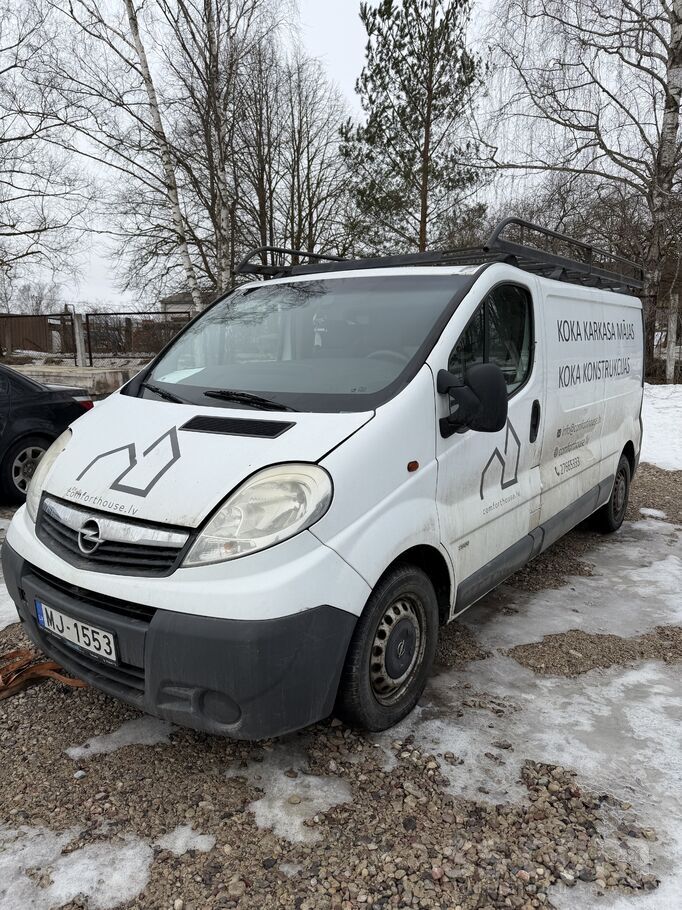 Opel Pārdod vivaro ar dzinēja defektu. Var iedarbināt, 