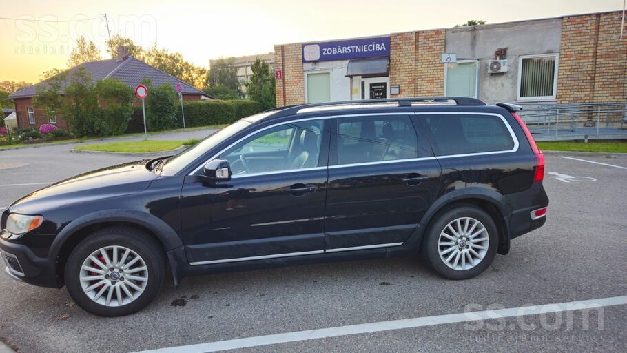 Volvo Uz tirgu iet ļoti labs Volvo xc70 136kw 2.4 D5 ar 