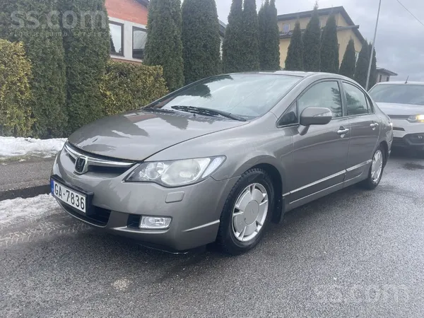 Uzticami kalpoja, līdz dabūja triecienu pa aizmuguri. Arī pašlaik pilnībā br