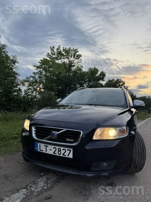 Volvo Volvo V50 labā tehniskā un vizuālā stāvoklī. 100Kw