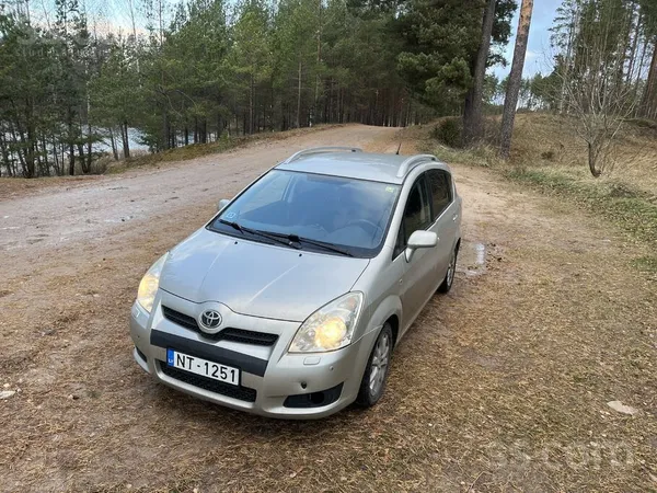 Toyota 2.2D-4D 100kw, 7-vietas, 220000km orig. nobraukums