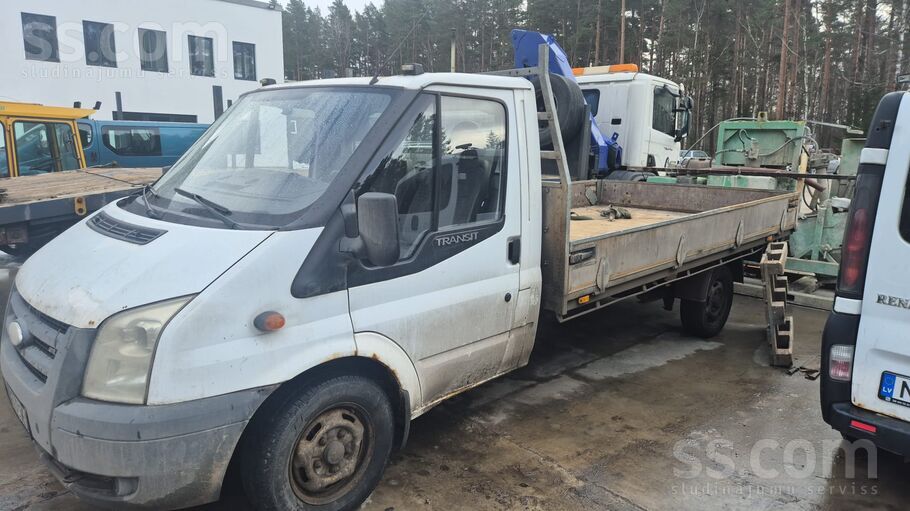 Ford Pārdod Transit kravas kaste. 
