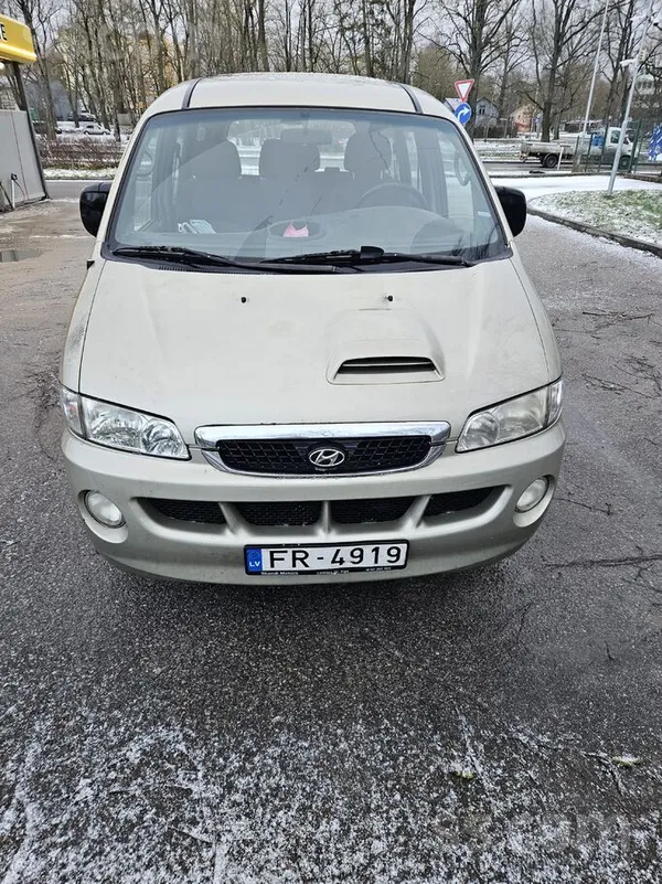 Pārdodu Hyundai F1 mikroautobuss. 
Pasažieru. 
Labā tehniskā stāvoklī. 
V
