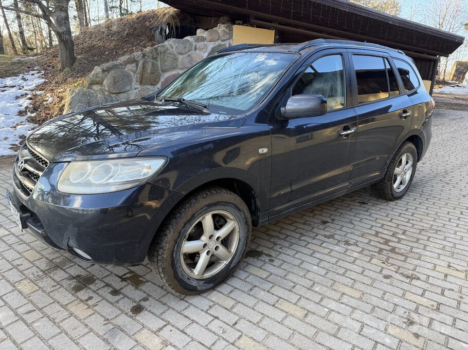 Pārdodu Santa FE vienīgā problēma spiediens dzesēšanas sistēmā, viss pārējai