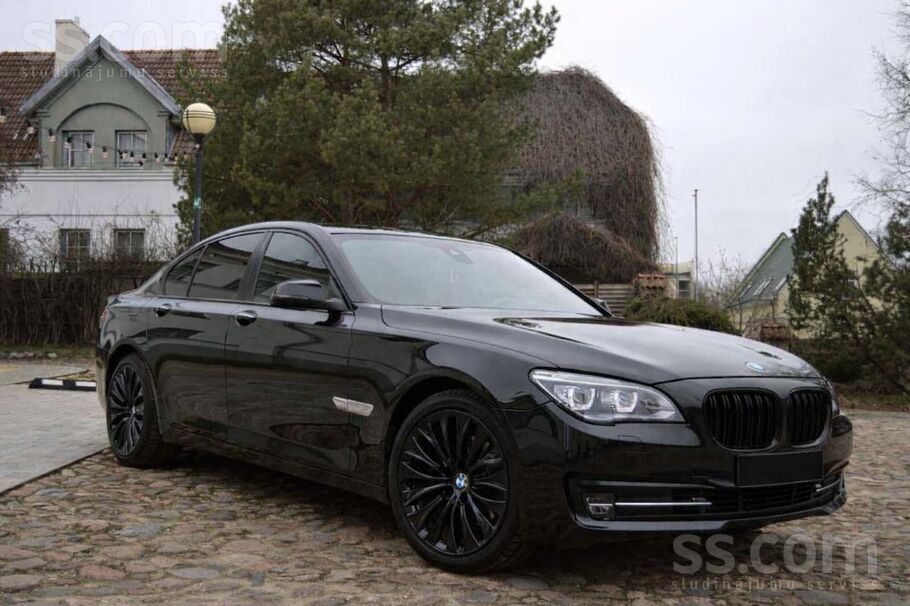 BMW Pārdodu tikko ievestu BMW 740. Auto ir perfekts la