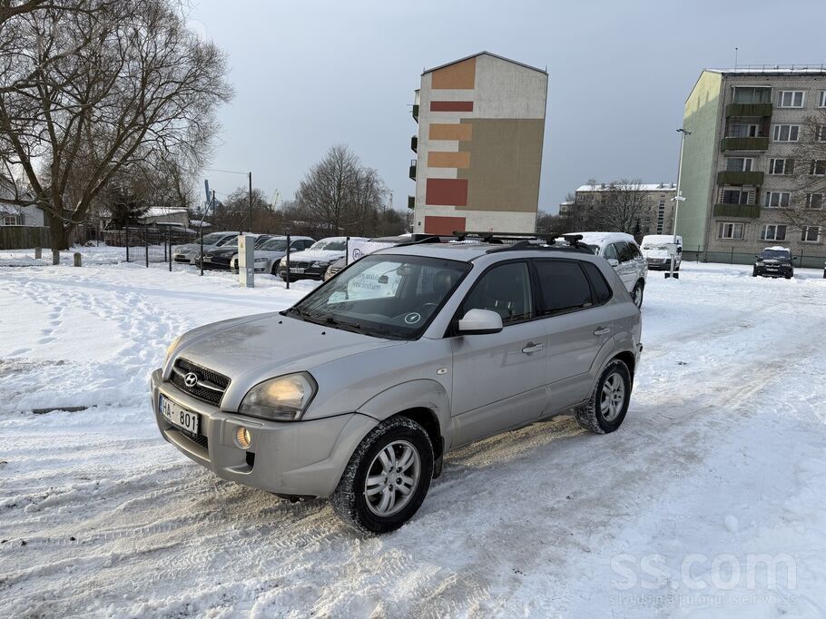 Hyundai Tucson 2006.g. 2.0 benzīns / gāze dzinējs ar manuālo Ātrumkārbu.