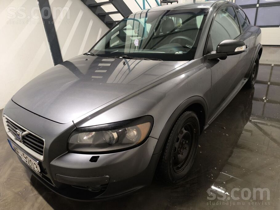 Pārdod Volvo c30 2007 1.6 dīzelis. Degvielas patēriņš 6l uz 100km. Cenas ir