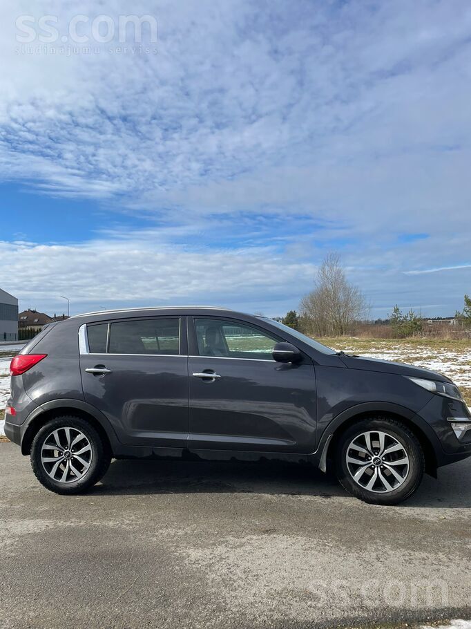 Kia Sportage 2015 года 1.7.
Автомобиль в хорошем техническом и визуальном
