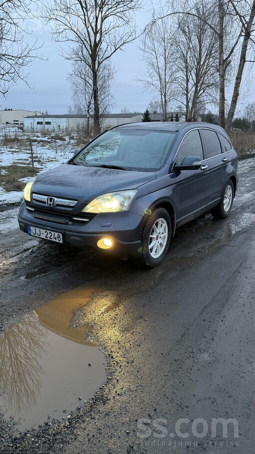 Honda Īpašnieks tirgo Hondu Crv ar ekonomisko 2.2 dīzeļd